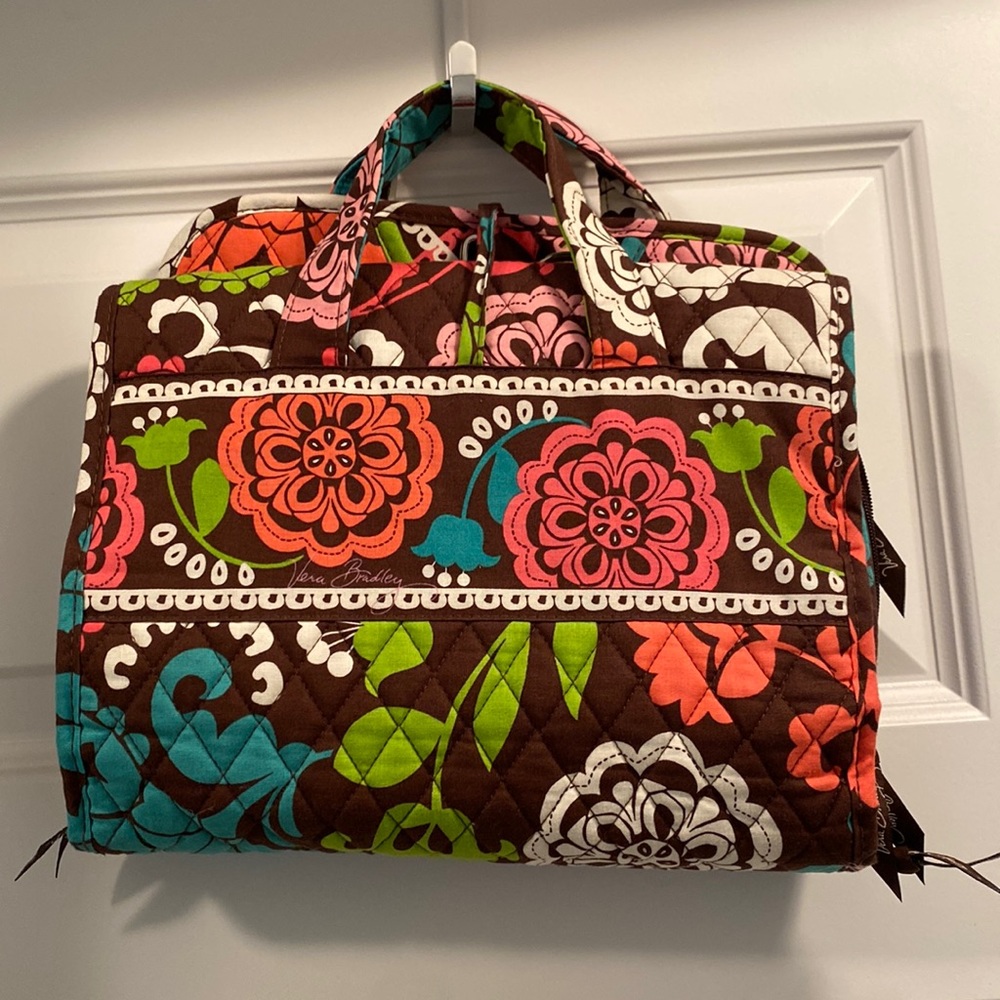 Vera Bradley hanging travel bag. Lightly used. Nonsmoking home.